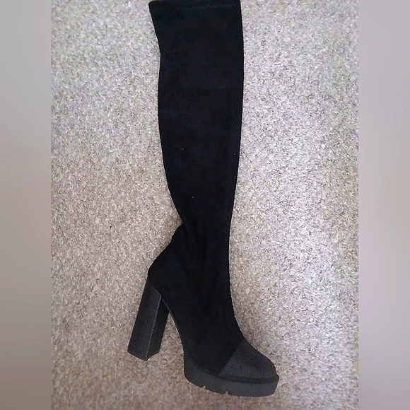🆕️F21 Over the knee boots - Picture 2 of 3